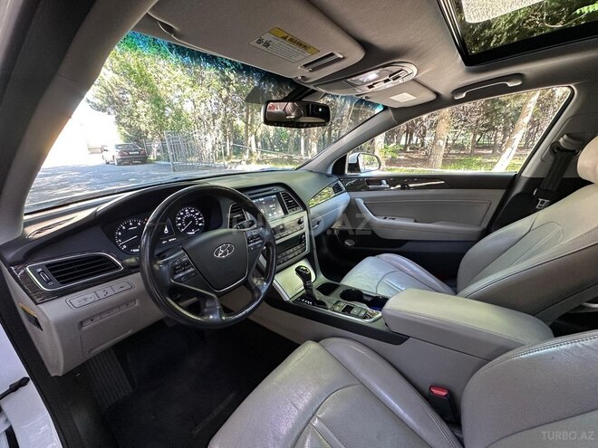 Hyundai Sonata-11