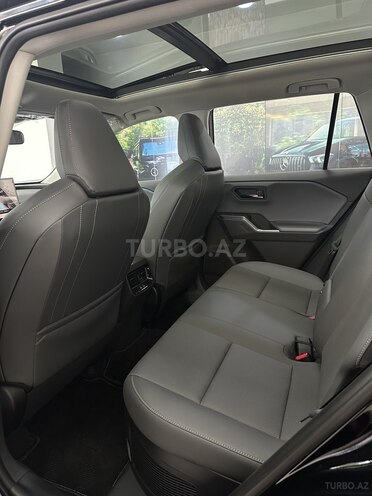 Toyota RAV4-21