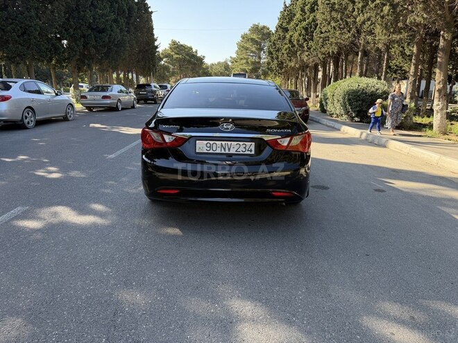 Hyundai Sonata-2