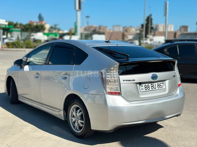 Toyota Prius-10