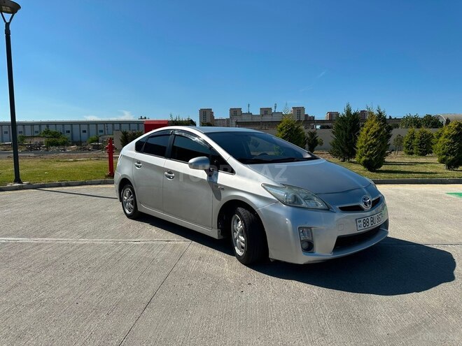 Toyota Prius-5