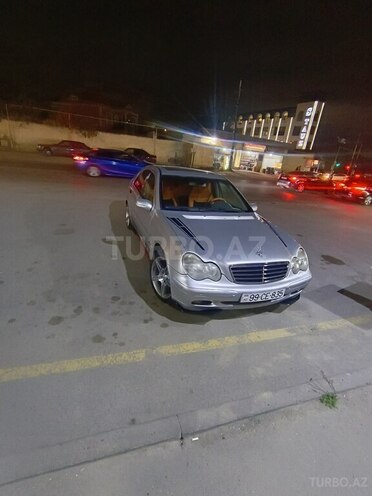Mercedes C 200-1