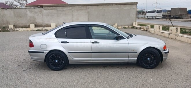 BMW 318-2