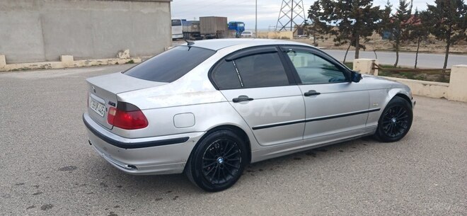 BMW 318-10
