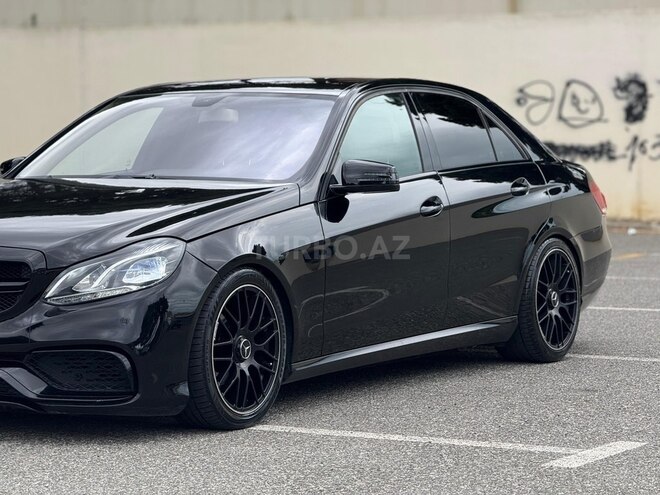 Mercedes E 250-11