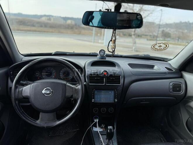 Nissan Sunny-5