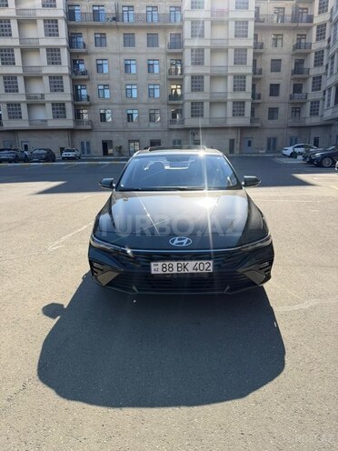 Hyundai Elantra-1