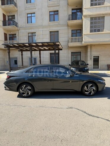 Hyundai Elantra-3