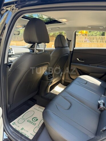 Hyundai Elantra-11