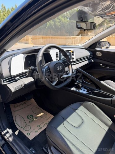 Hyundai Elantra-9