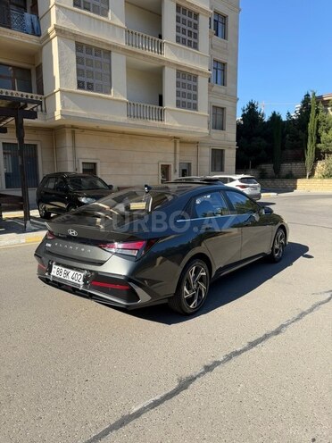 Hyundai Elantra-4