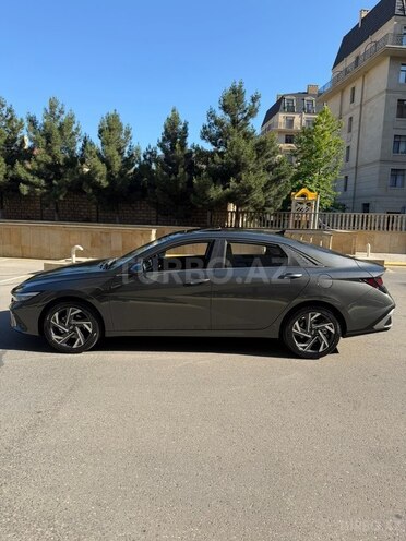 Hyundai Elantra-7