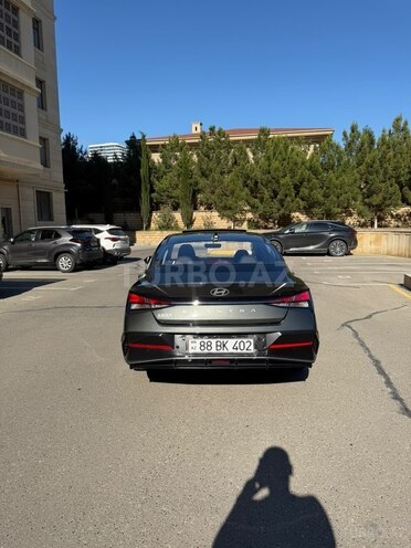 Hyundai Elantra-5