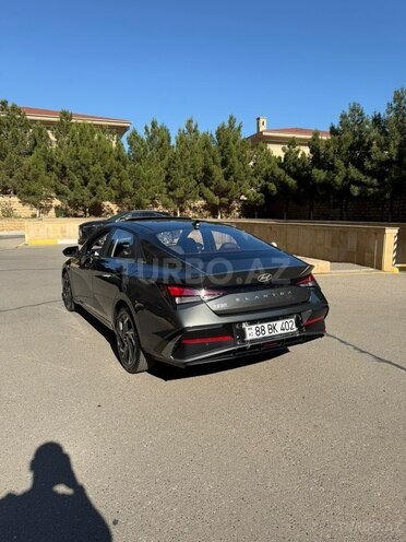 Hyundai Elantra-6