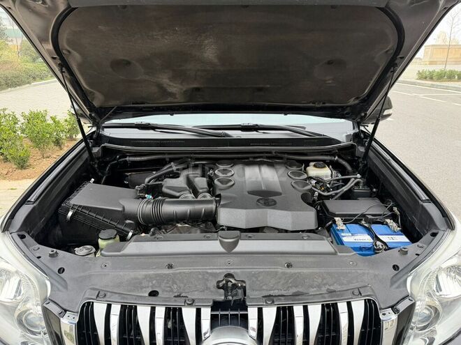 Toyota Land Cruiser Prado 2012, 260,000 km - 4.0 л - Bakı