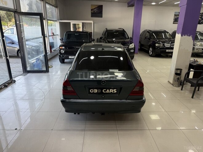 Mercedes C 200-11