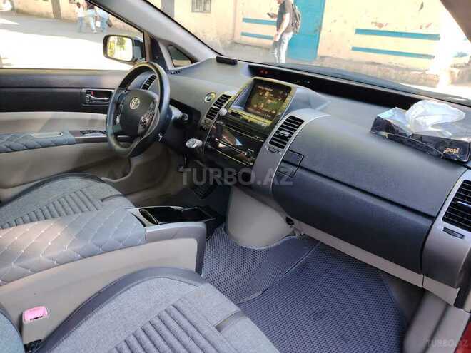 Toyota Prius-8