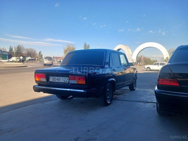 LADA (VAZ) 2107-2