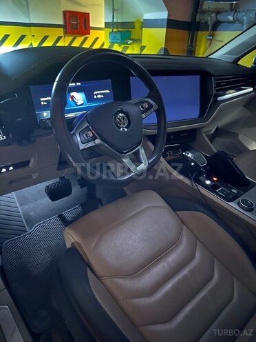 Volkswagen Touareg-6
