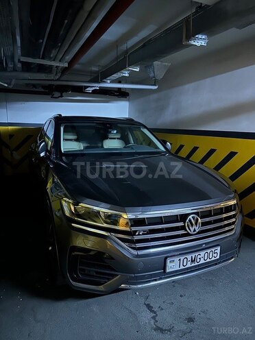 Volkswagen Touareg-5