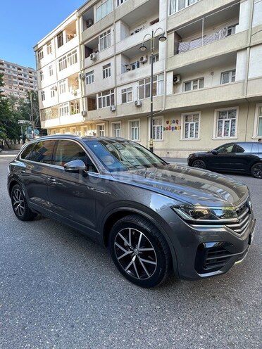 Volkswagen Touareg-3