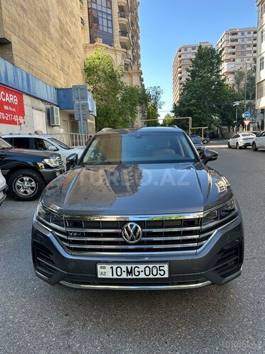 Volkswagen Touareg-1