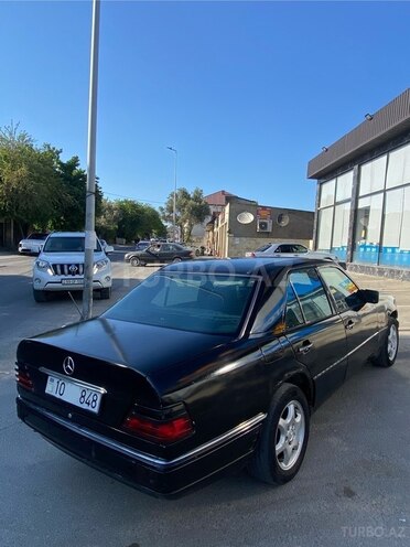 Mercedes 200 D-5