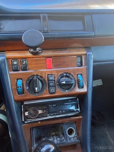 Mercedes 200 D-9