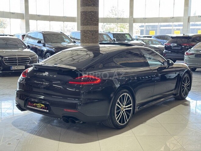 Porsche Panamera Turbo-9