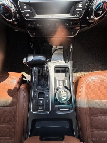 Kia Sorento-12