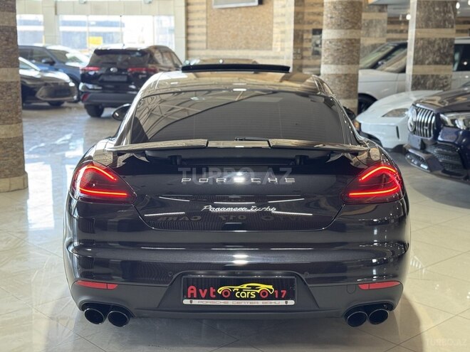 Porsche Panamera Turbo-10