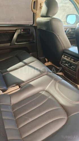 Toyota Land Cruiser-12