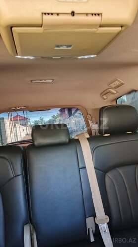 Toyota Land Cruiser-9