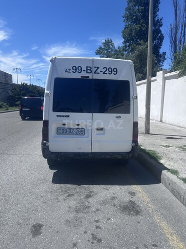 Ford Transit-3