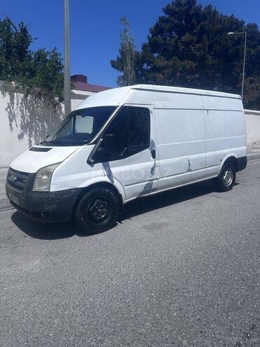 Ford Transit-4