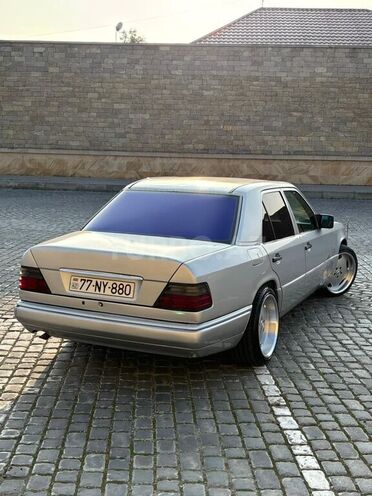 Mercedes 300 E-4