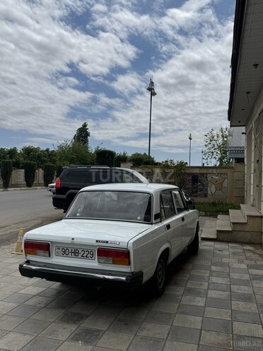 LADA (VAZ) 2107-1