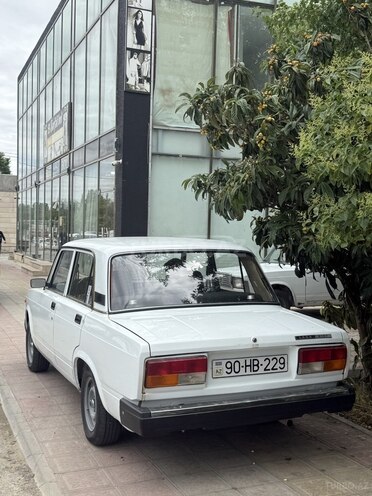 LADA (VAZ) 2107-2