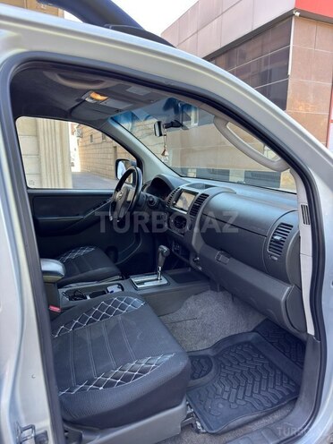 Nissan Navara-12