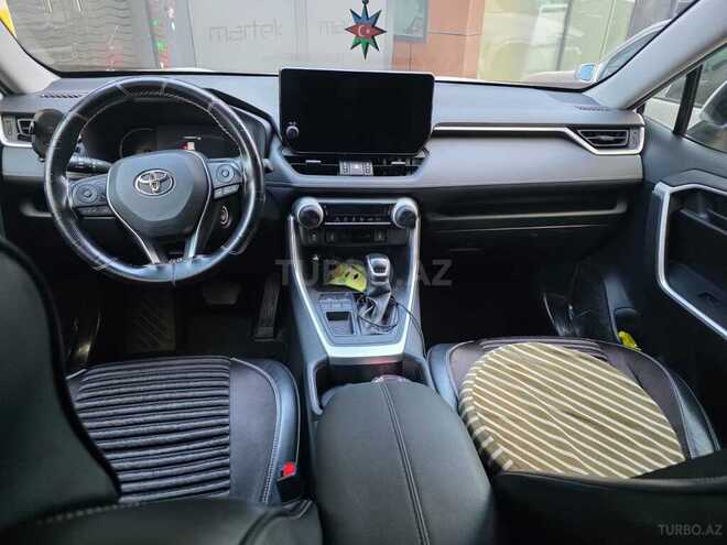 Toyota RAV4-6