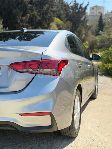 Hyundai Accent-10
