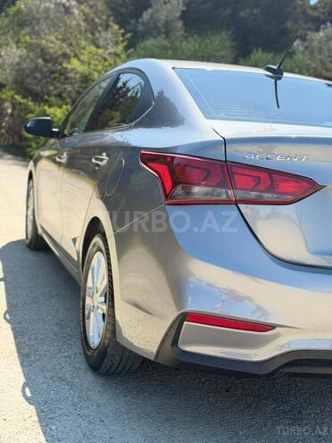 Hyundai Accent-7