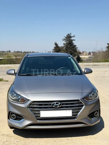 Hyundai Accent-2