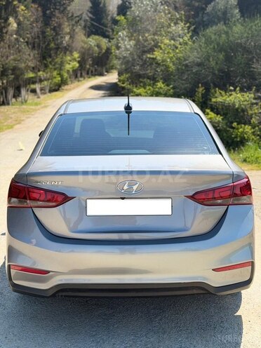 Hyundai Accent-9