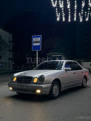 Mercedes E 240-5