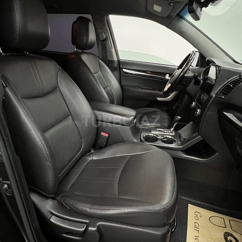 Kia Sorento-8