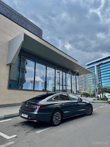 Hyundai Sonata-2