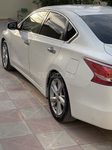 Nissan Altima-7