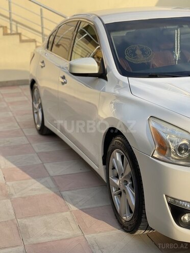 Nissan Altima-4