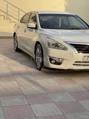 Nissan Altima-2